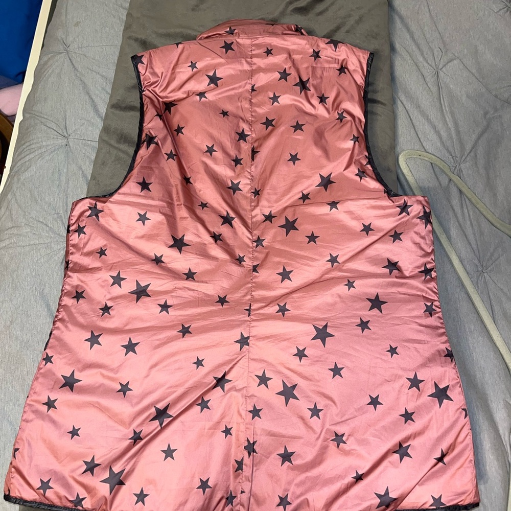 Reversible Vest - Picture 2 of 4